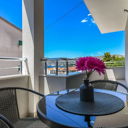 Neli Lejlighed Trogir