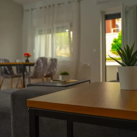 Apartment Neli *